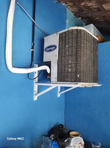 Manutenção de ar condicionado com manifold