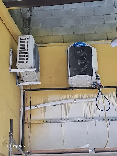 Condensadoras Midea instaladas