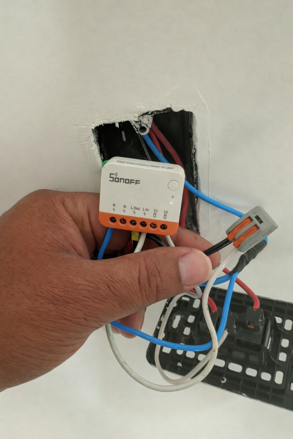 Instalação de interruptor inteligente Sonoff em residência – Rotiv Nova Iguaçu