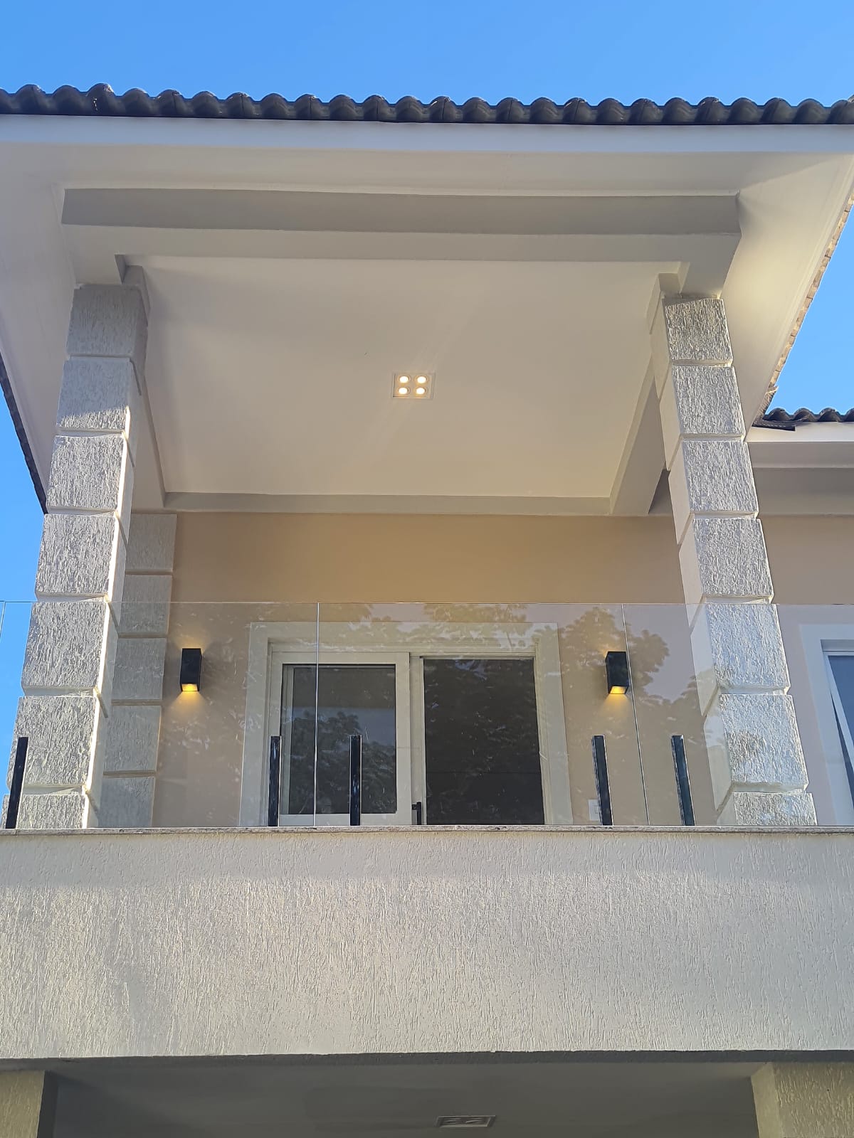 Iluminação externa fachada