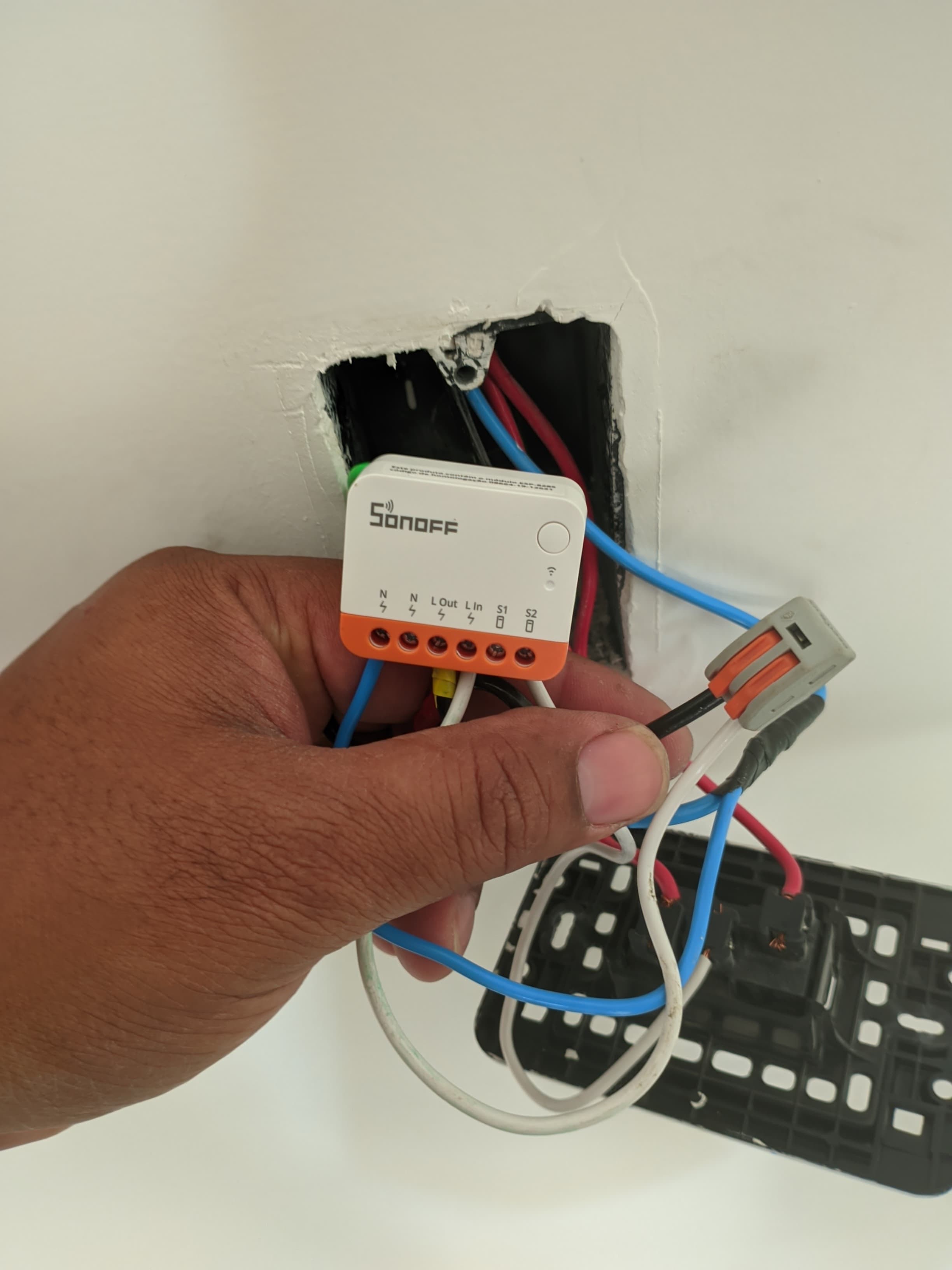 Instalação de interruptor inteligente Sonoff